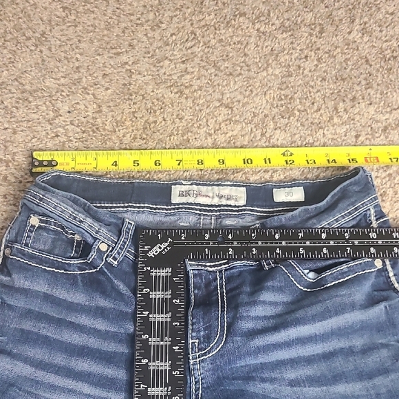 BKE Denim Harper Cropped Jeans with Faded  Details - Picture 6 of 7